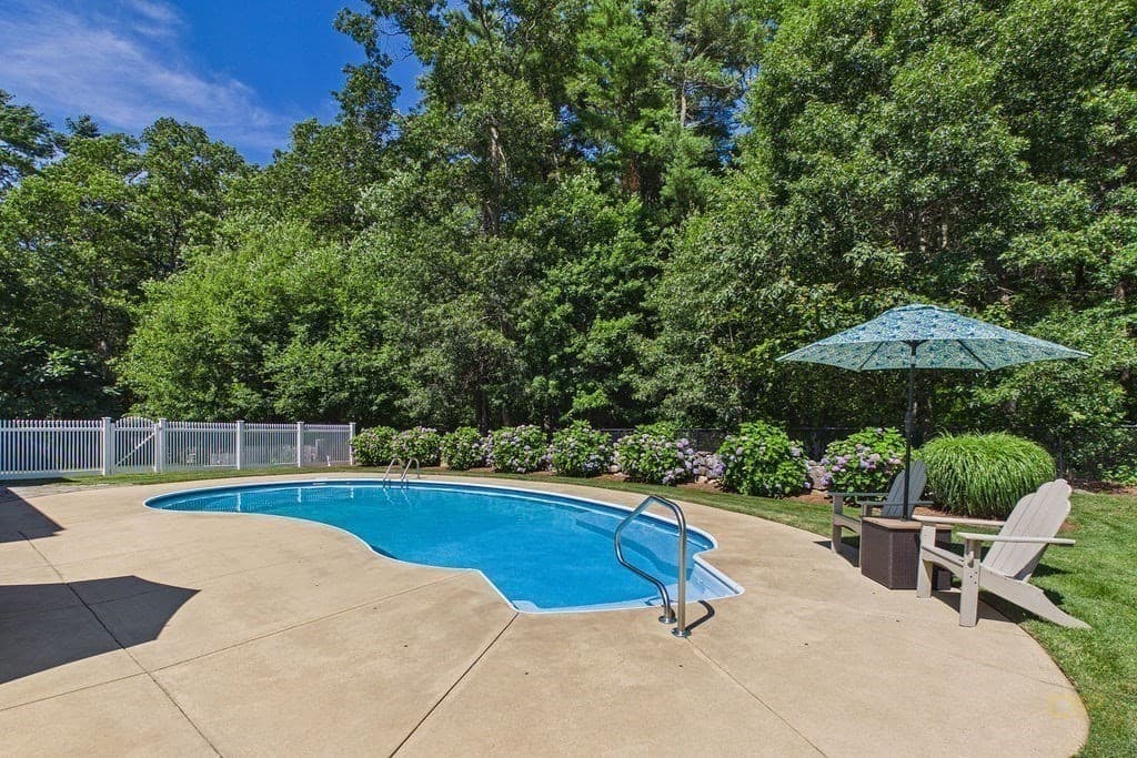 Single Family Residence at 8 Park Pl., Mattapoisett MA 02739, Mattapoisett, photo 7 of 38
