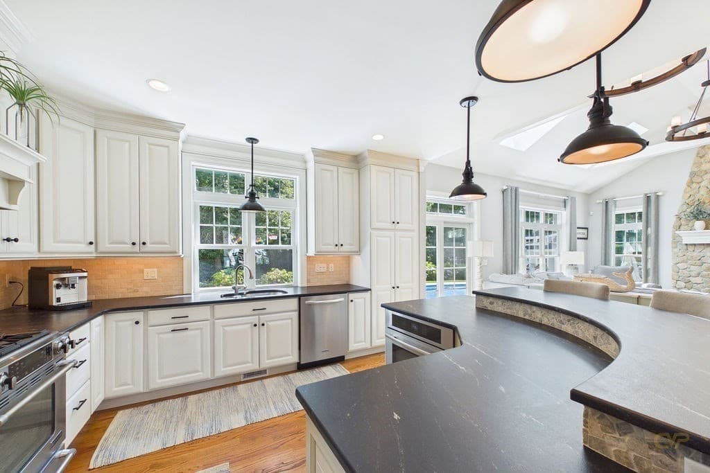 Single Family Residence at 8 Park Pl., Mattapoisett MA 02739, Mattapoisett, photo 24 of 38