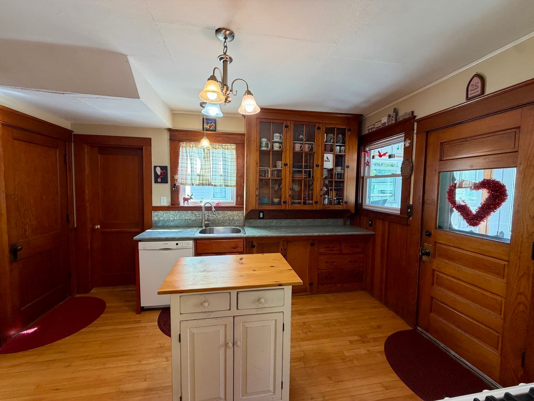 Single Family Residence at 22 Madison Circle, Greenfield MA 01301, Greenfield, photo 6 of 31