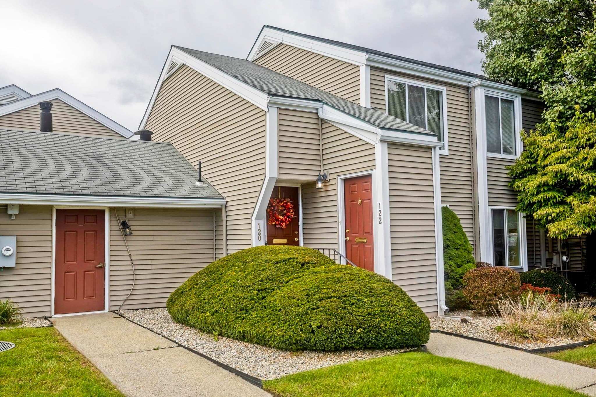 Condominium at 120 Nassau Dr # 120, Springfield MA 01129, Springfield, photo 2 of 34