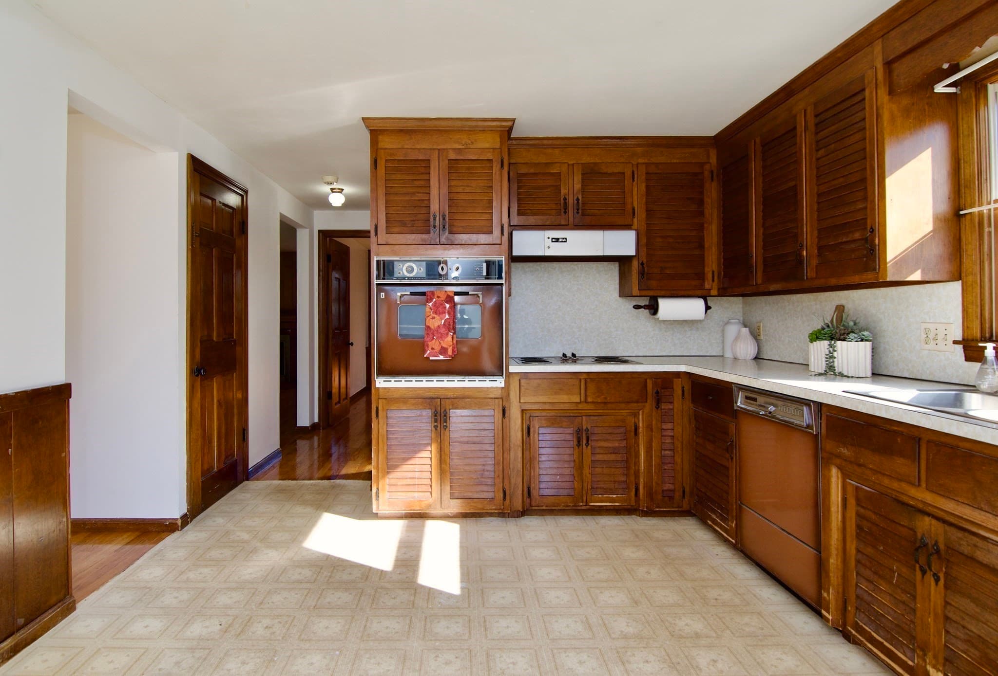 Single Family Residence at 21 Carmel Ln, Agawam MA 01030, Agawam, photo 16 of 39