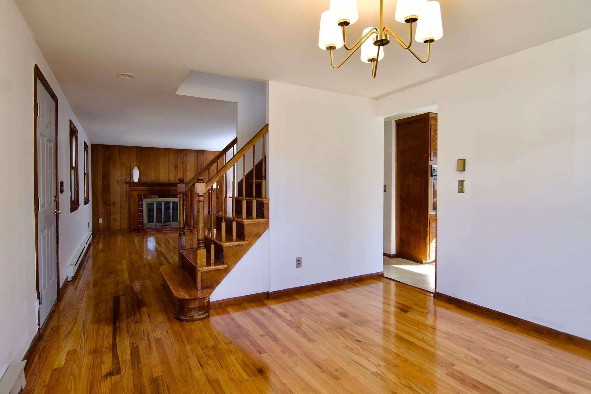 Single Family Residence at 21 Carmel Ln, Agawam MA 01030, Agawam, photo 7 of 39