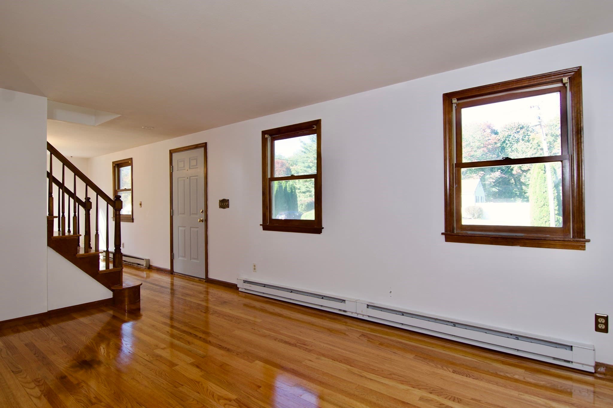 Single Family Residence at 21 Carmel Ln, Agawam MA 01030, Agawam, photo 4 of 39