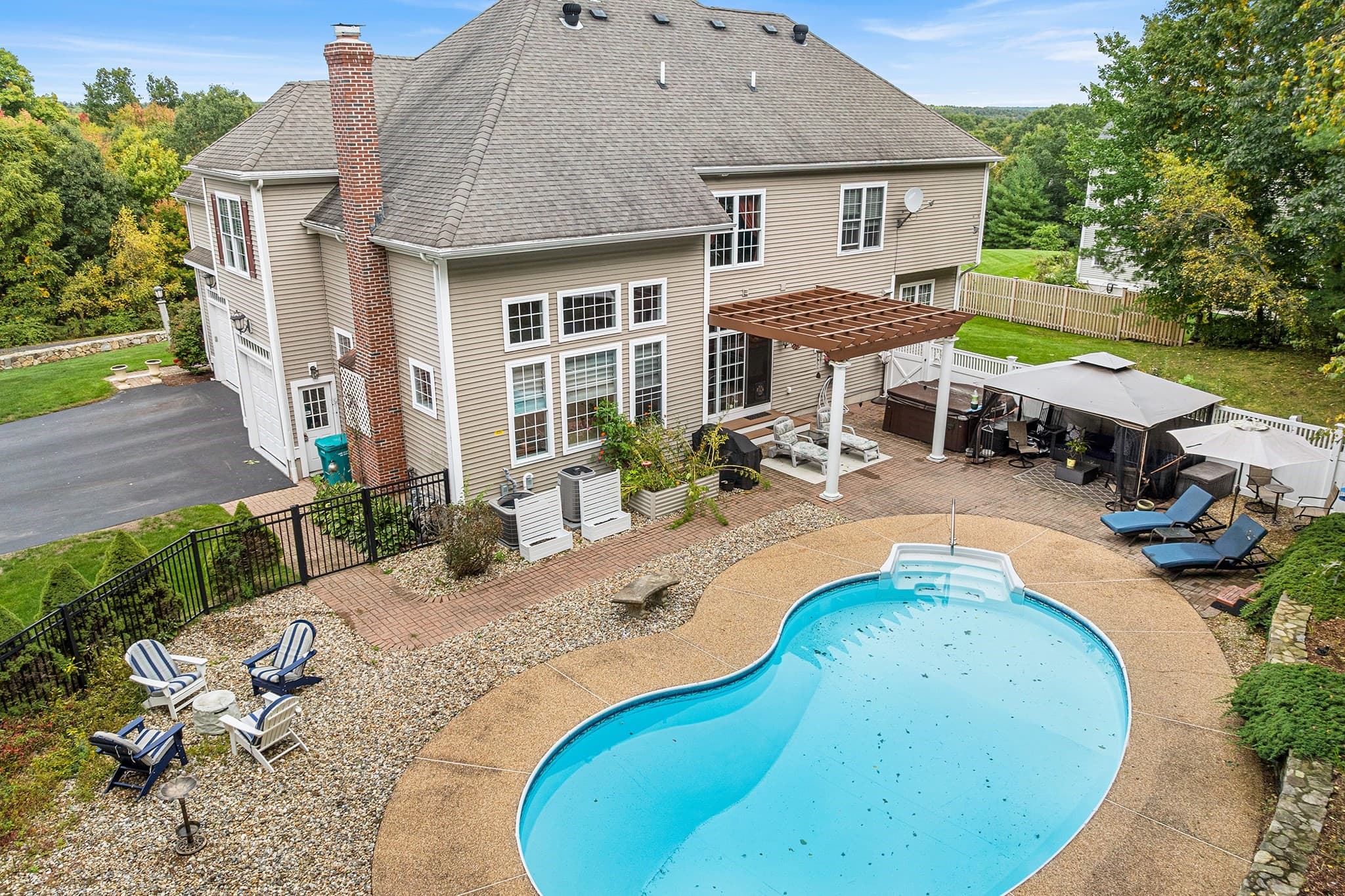 Single Family Residence at 27 Dairy Dr, Upton MA 01568, Upton, photo 2 of 38
