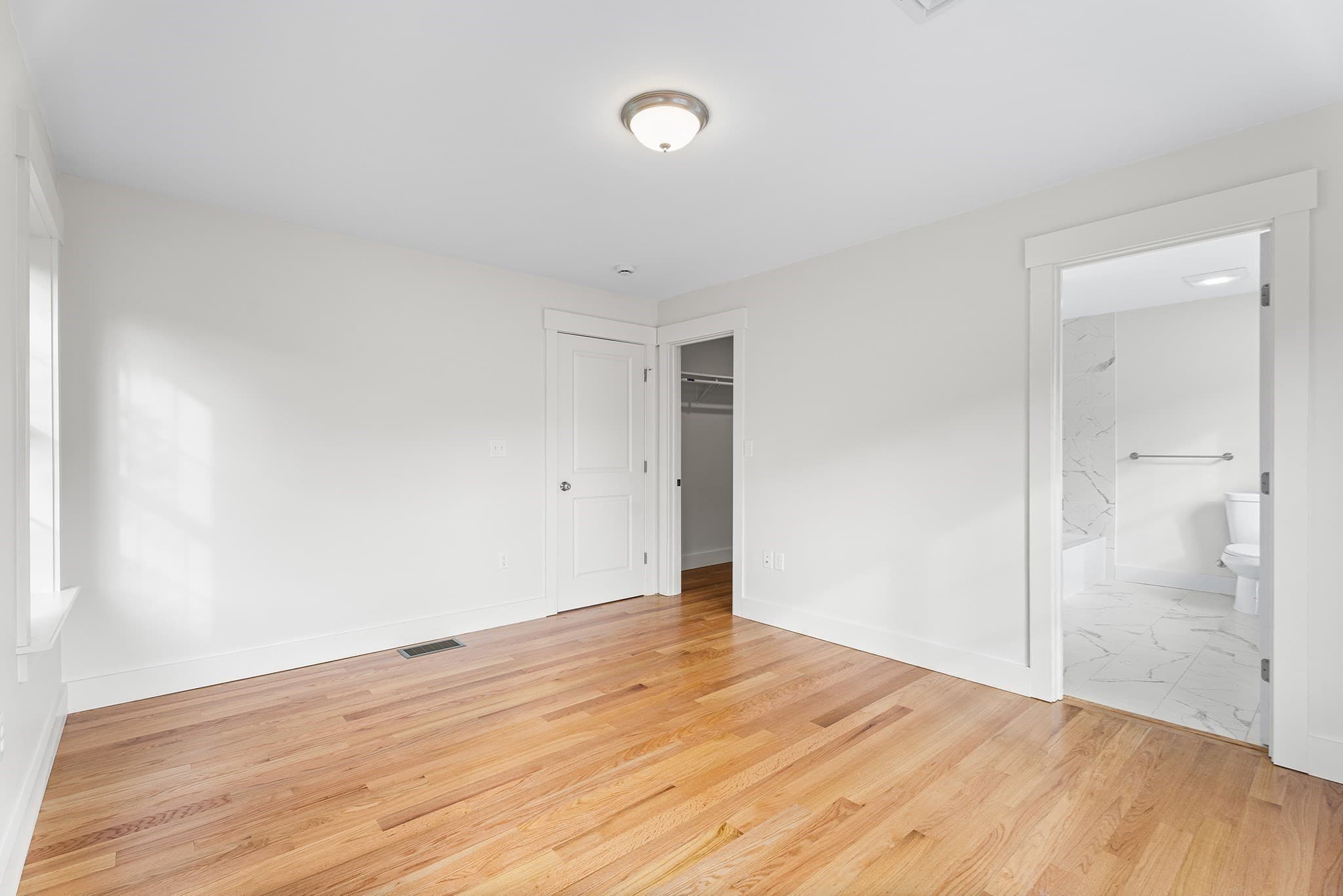 Single Family Residence at 76 Valmor St, Worcester MA 01604, Worcester, photo 25 of 39