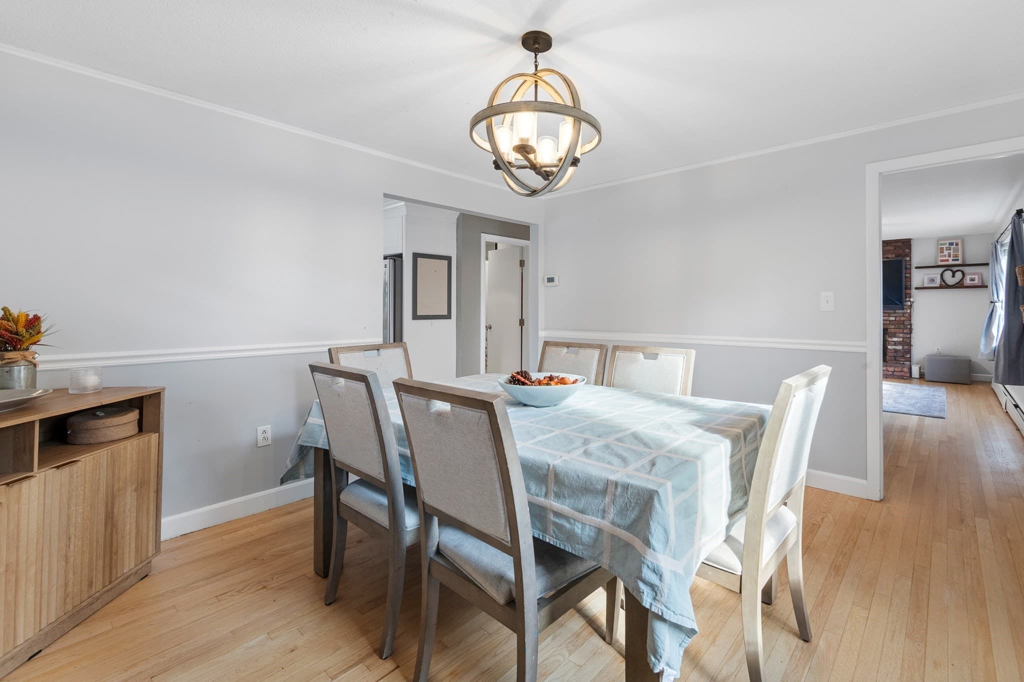 Single Family Residence at 2 Chestnut Rd, Burlington MA 01803, Burlington, photo 13 of 34
