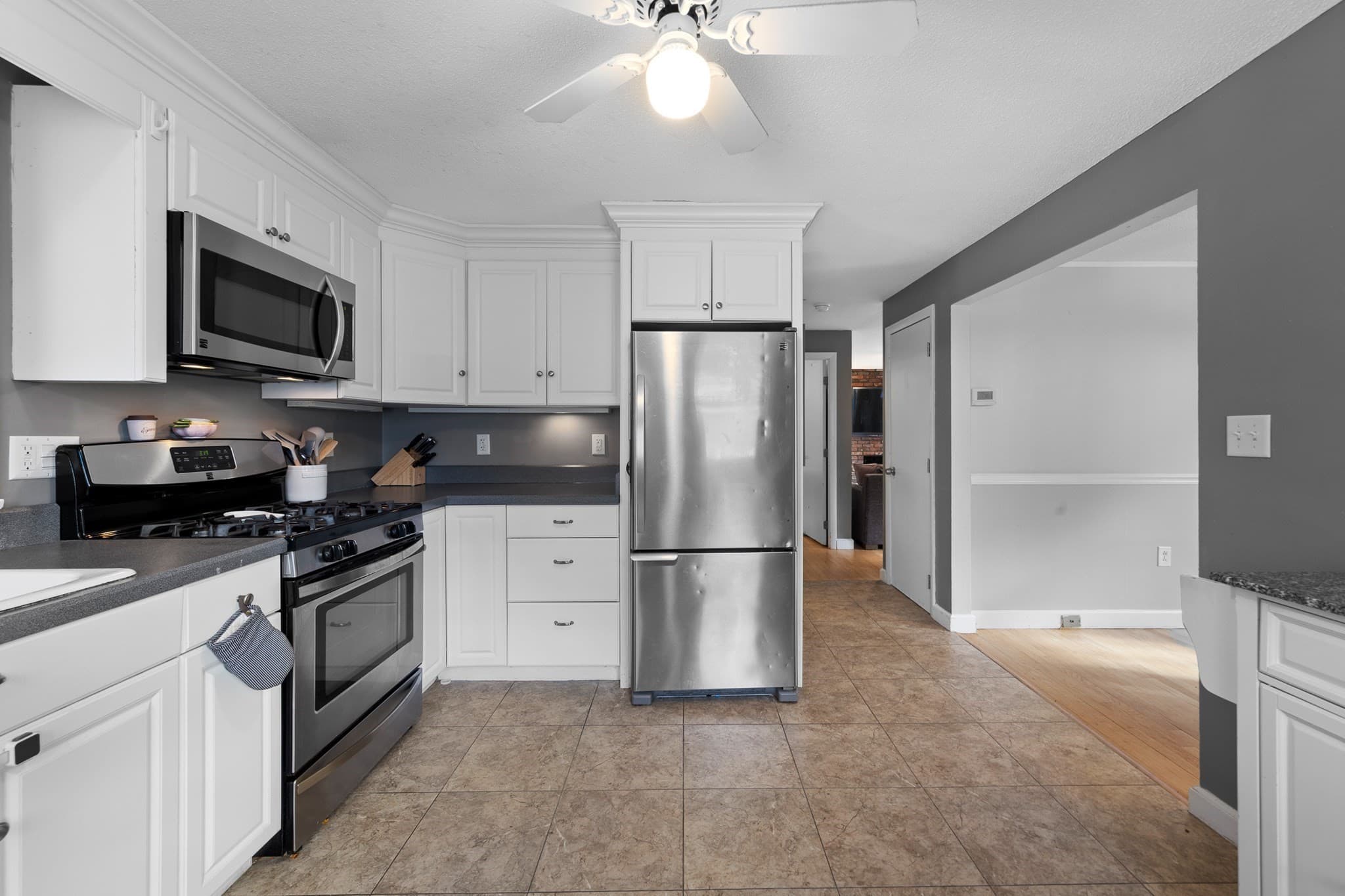 Single Family Residence at 2 Chestnut Rd, Burlington MA 01803, Burlington, photo 16 of 34