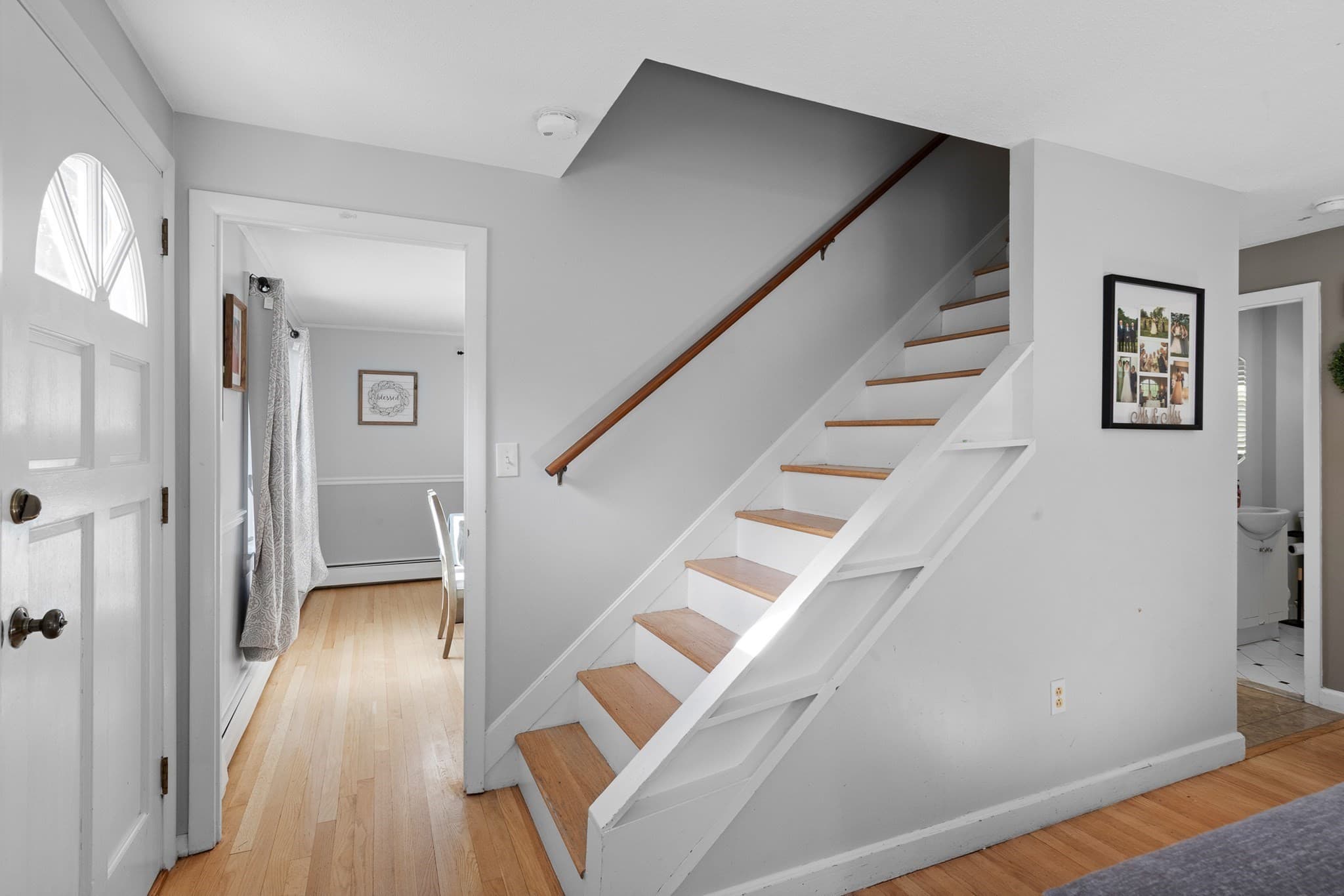 Single Family Residence at 2 Chestnut Rd, Burlington MA 01803, Burlington, photo 5 of 34