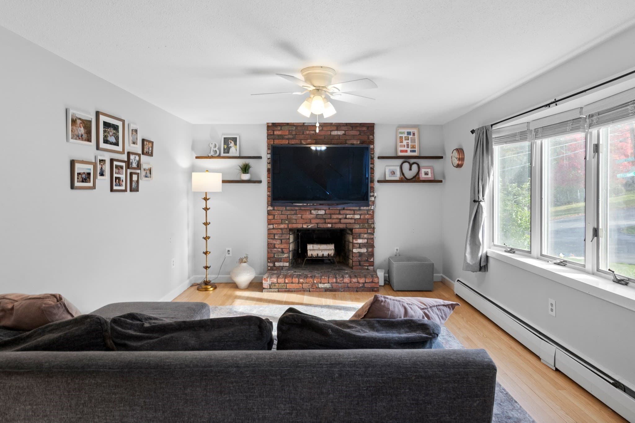 Single Family Residence at 2 Chestnut Rd, Burlington MA 01803, Burlington, photo 10 of 34