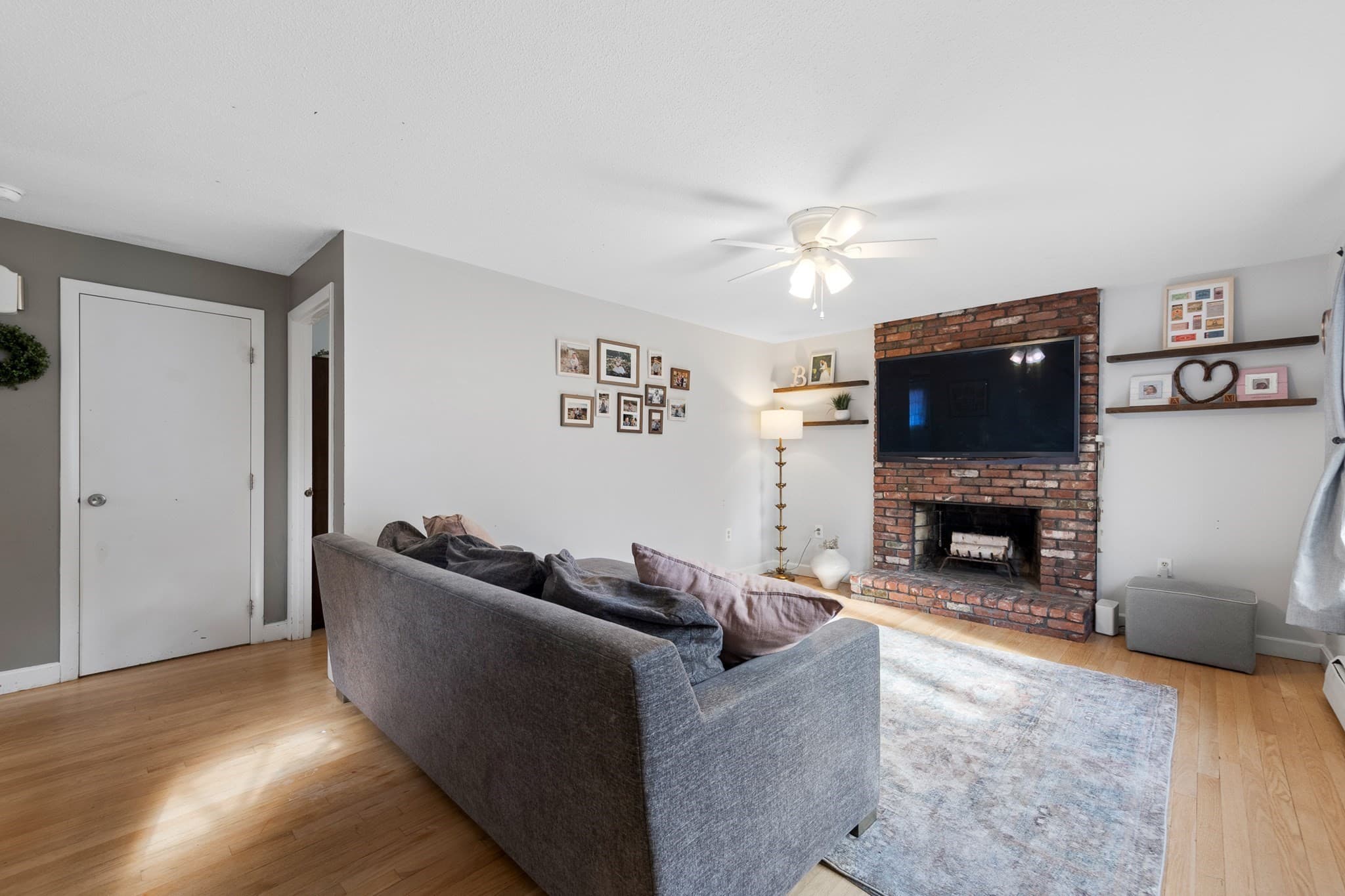 Single Family Residence at 2 Chestnut Rd, Burlington MA 01803, Burlington, photo 8 of 34