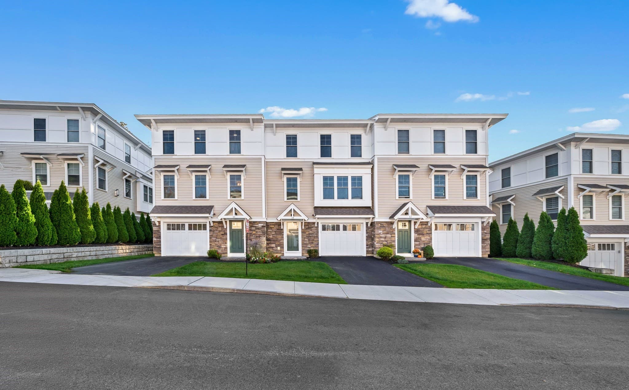 Condominium at 16 Hines Way # 16, Newburyport MA 01950, photo 2 of 37