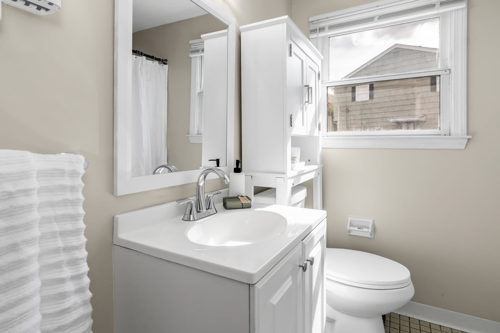 Condominium at 631 E Merrimack St # 631, Lowell MA 01852, Lowell, photo 16 of 30