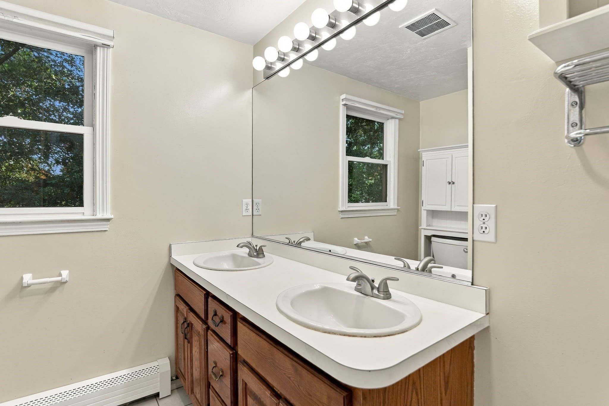 Single Family Residence at 10 Kings Lane, Medway MA 02053, Medway, photo 23 of 40