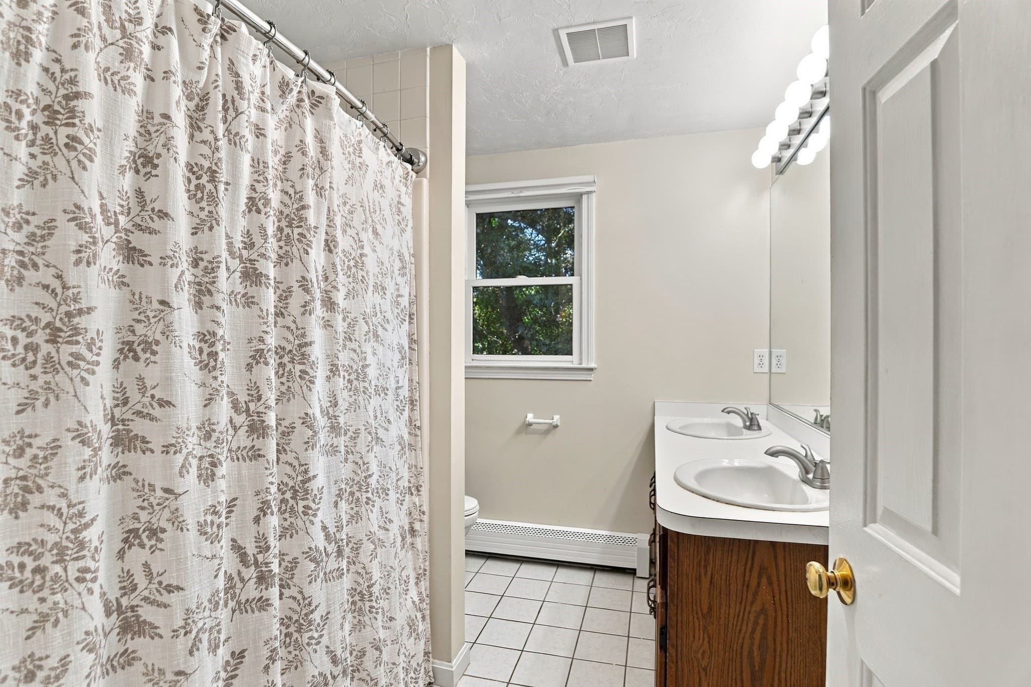 Single Family Residence at 10 Kings Lane, Medway MA 02053, Medway, photo 22 of 40