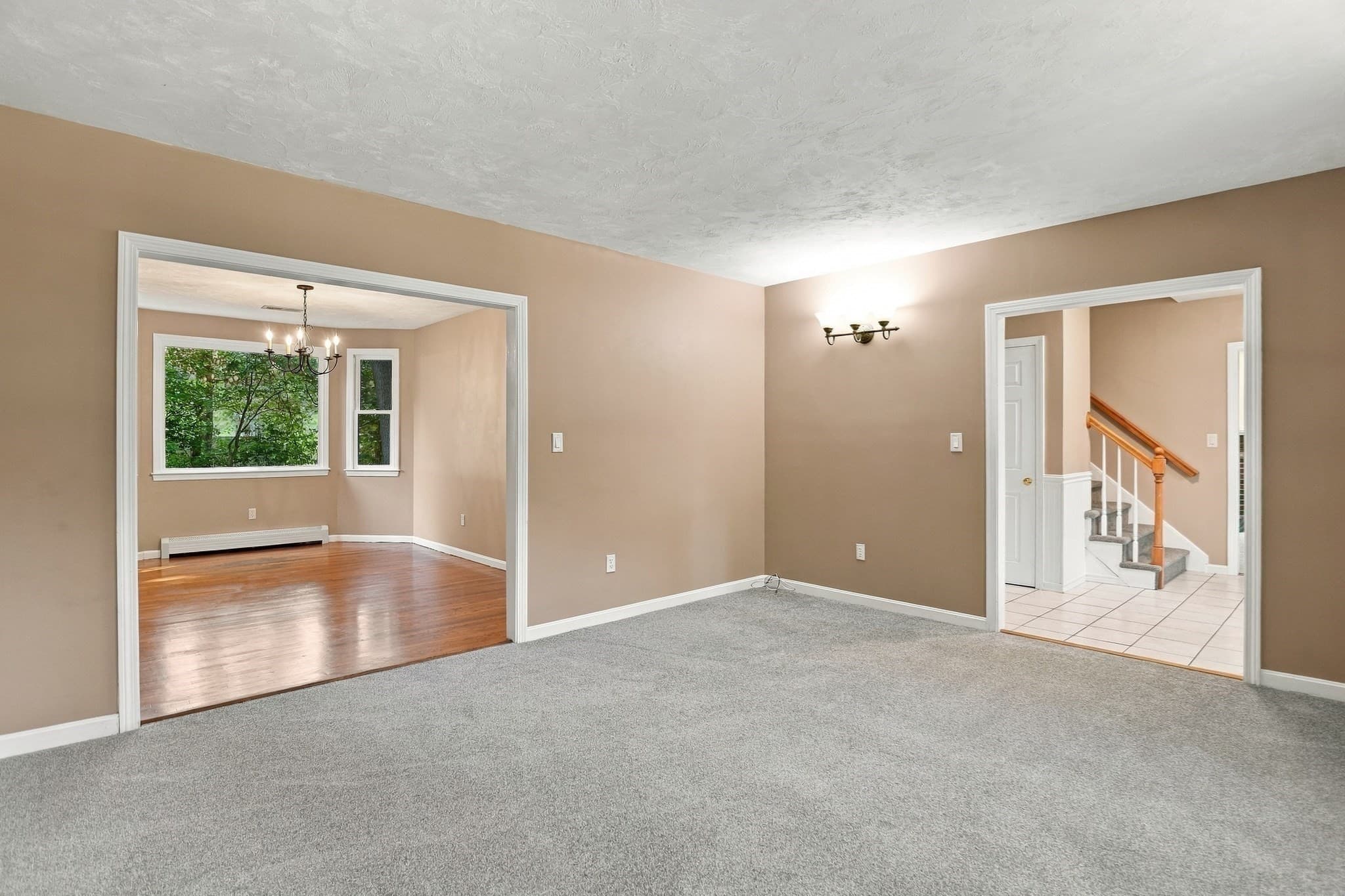 Single Family Residence at 10 Kings Lane, Medway MA 02053, Medway, photo 9 of 40