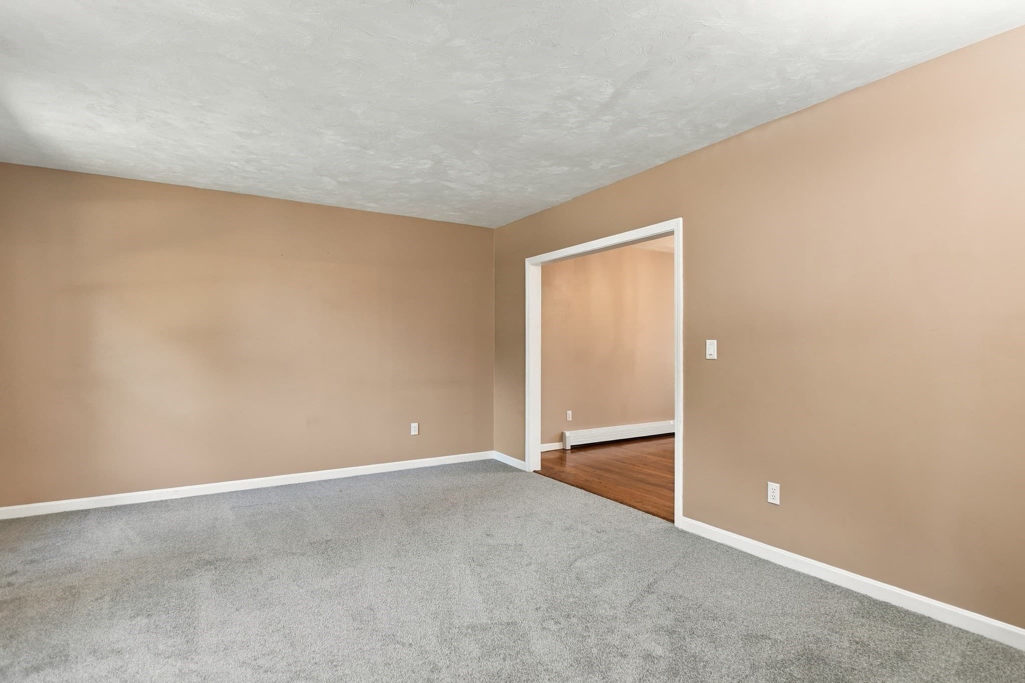 Single Family Residence at 10 Kings Lane, Medway MA 02053, Medway, photo 10 of 40