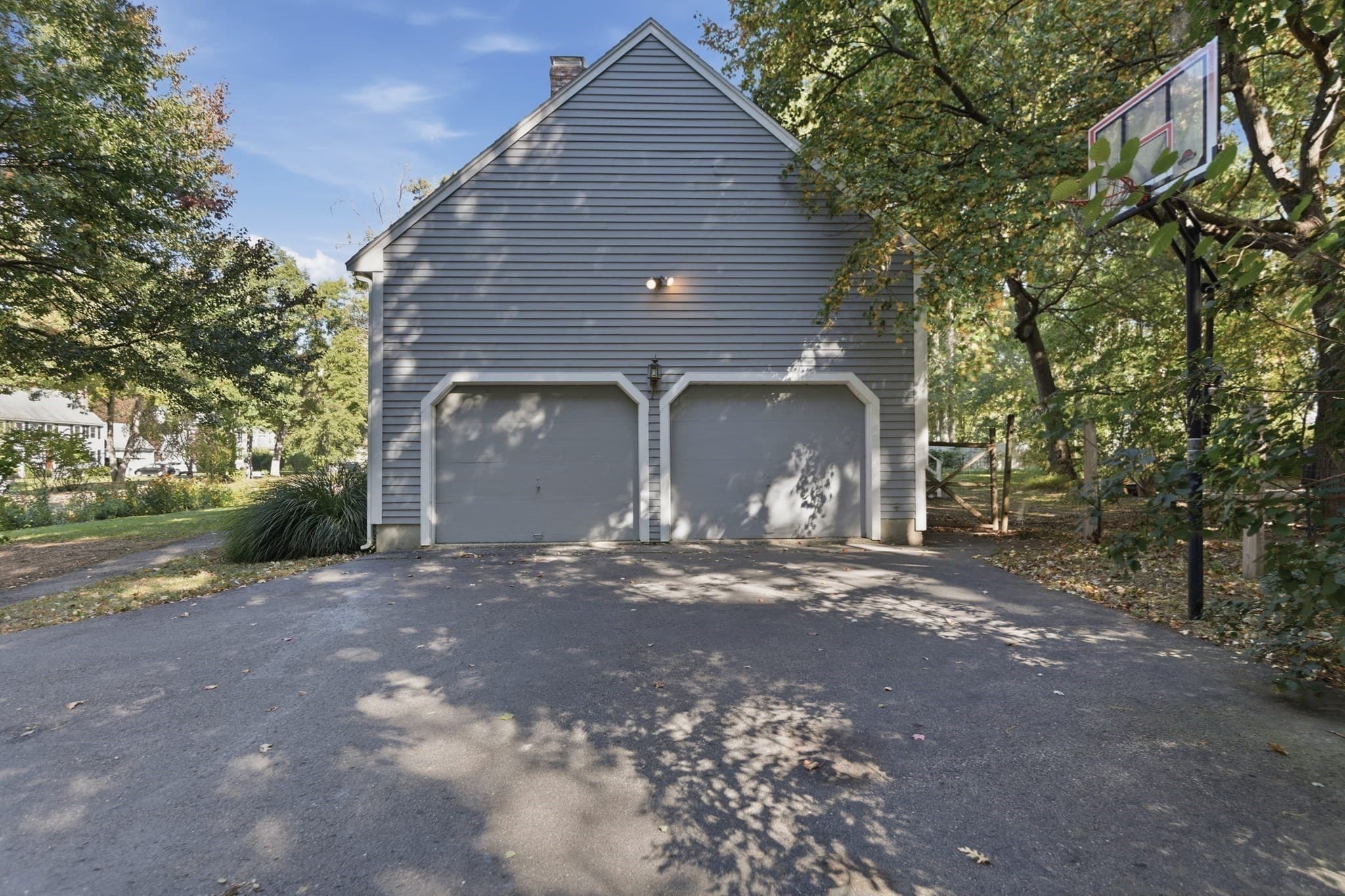 Single Family Residence at 10 Kings Lane, Medway MA 02053, Medway, photo 33 of 40