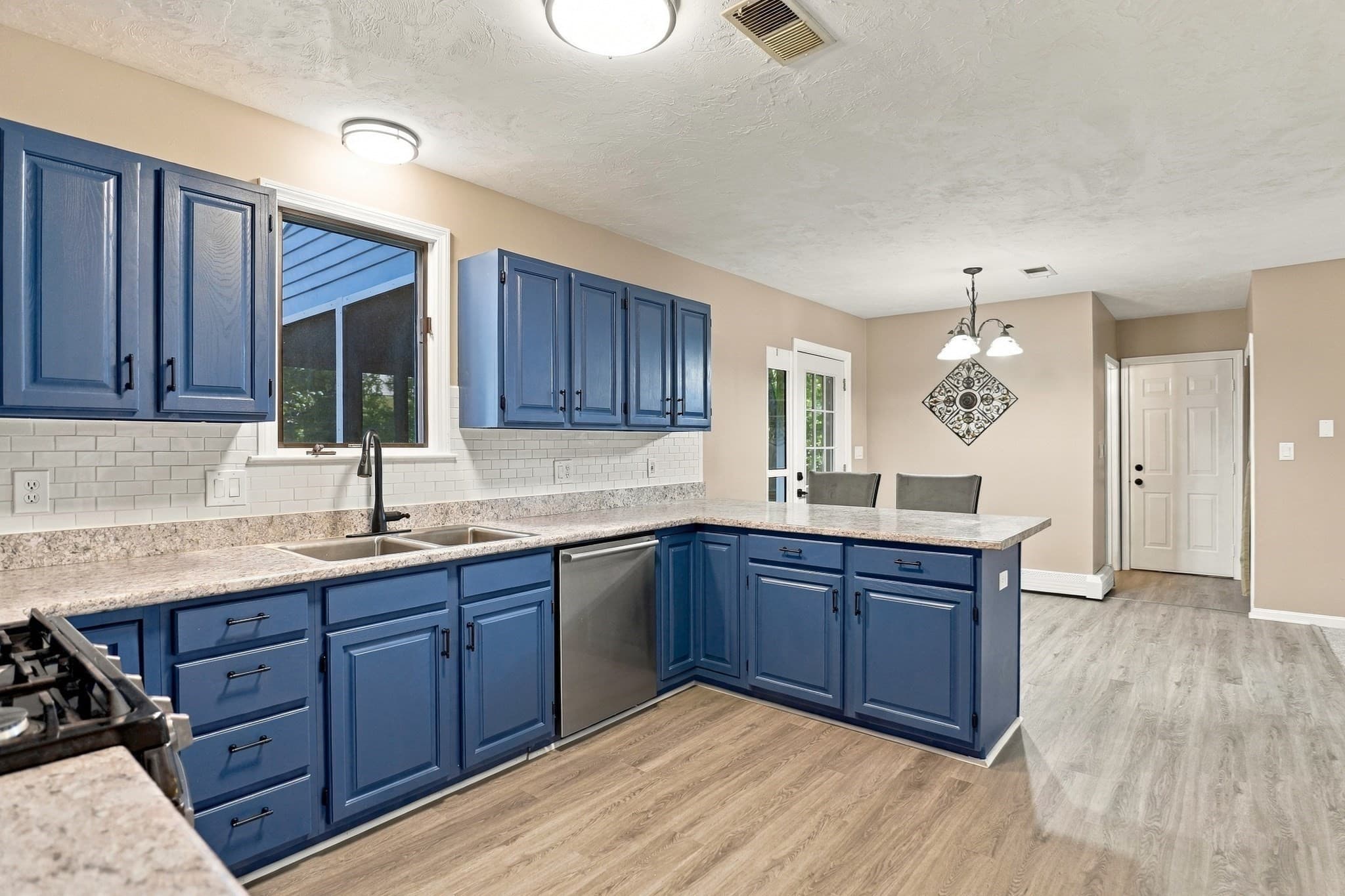 Single Family Residence at 10 Kings Lane, Medway MA 02053, Medway, photo 14 of 40