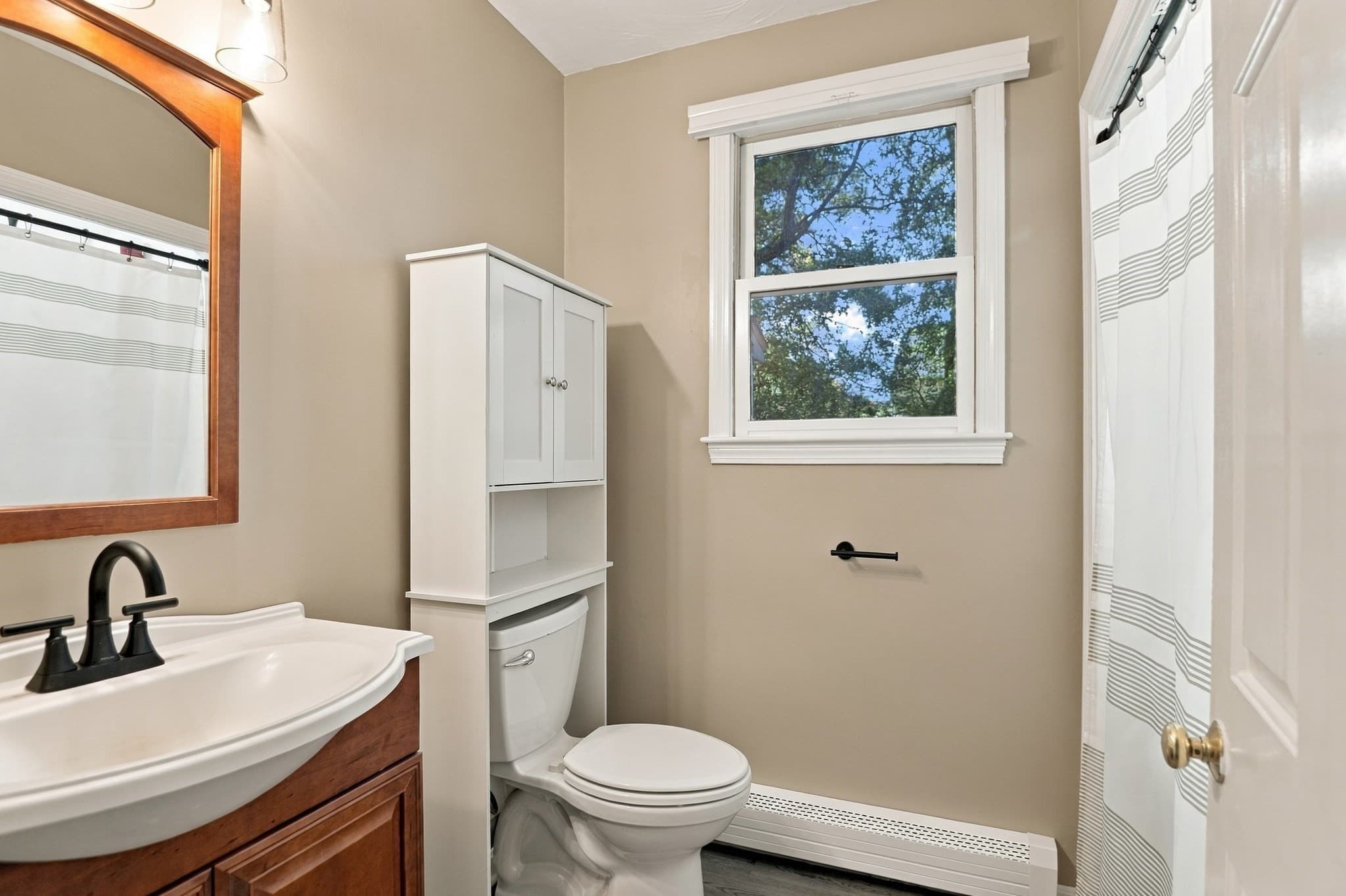 Single Family Residence at 10 Kings Lane, Medway MA 02053, Medway, photo 18 of 40