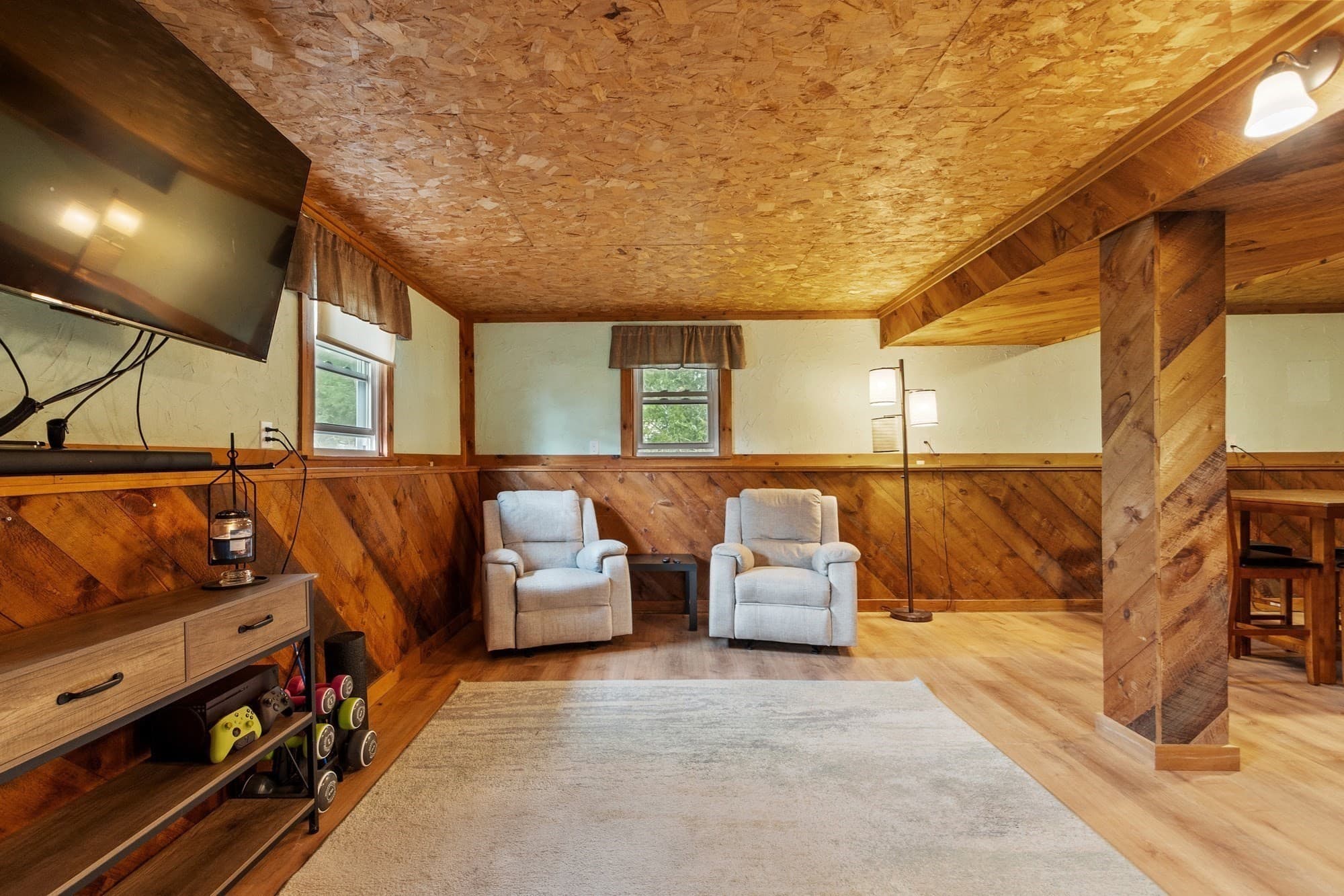 Single Family Residence at 7 N Lakeview Rd, Norton MA 02766, Norton, photo 28 of 41