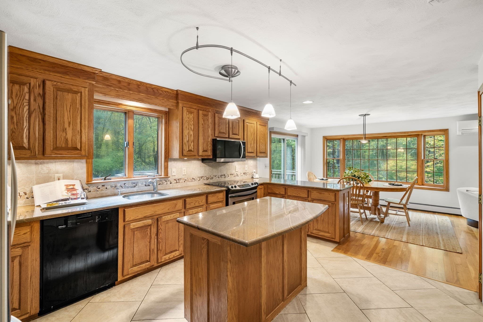 Single Family Residence at 358 Groton St, Dunstable MA 01827, Dunstable, photo 6 of 30