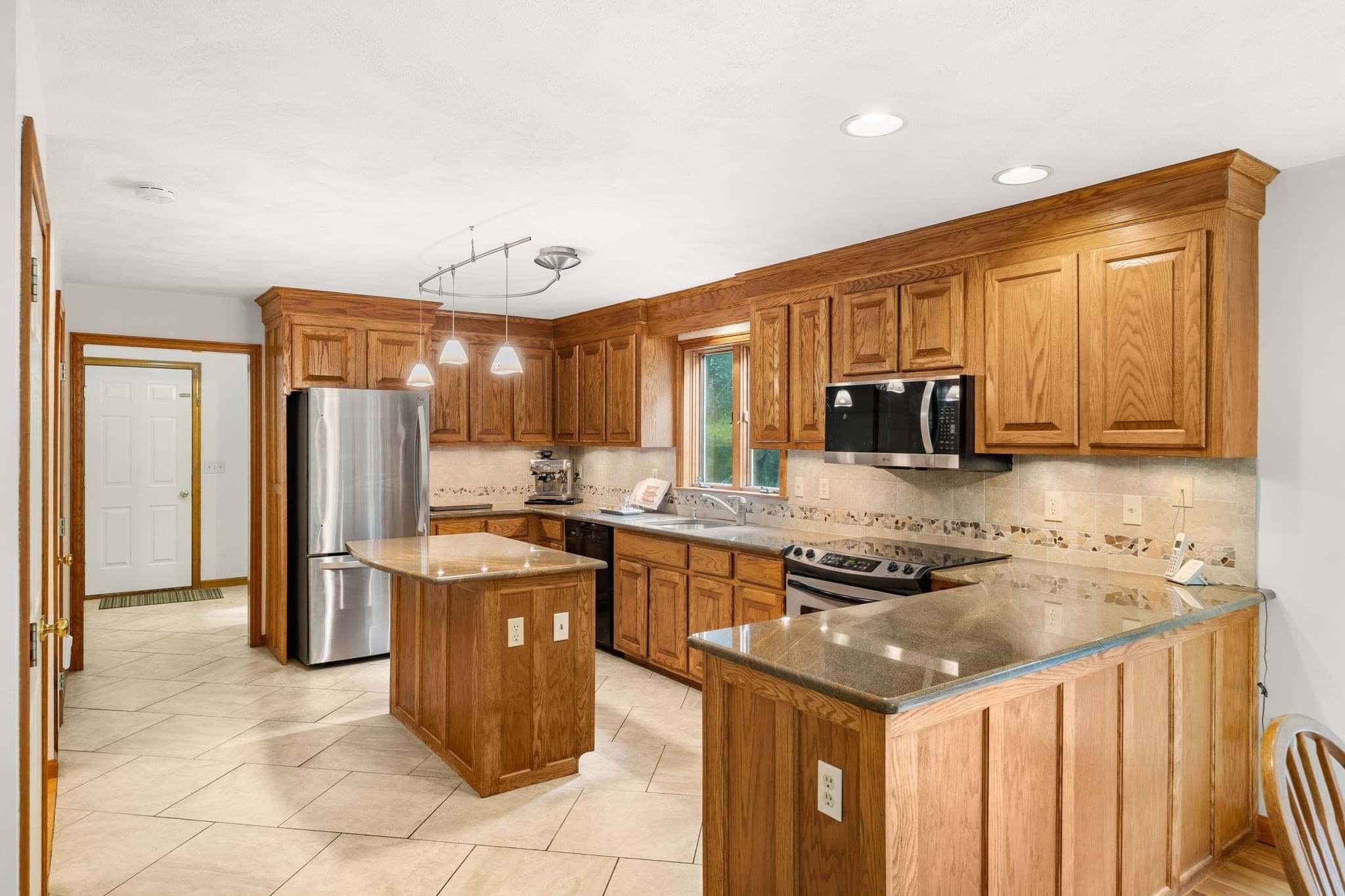 Single Family Residence at 358 Groton St, Dunstable MA 01827, Dunstable, photo 5 of 30