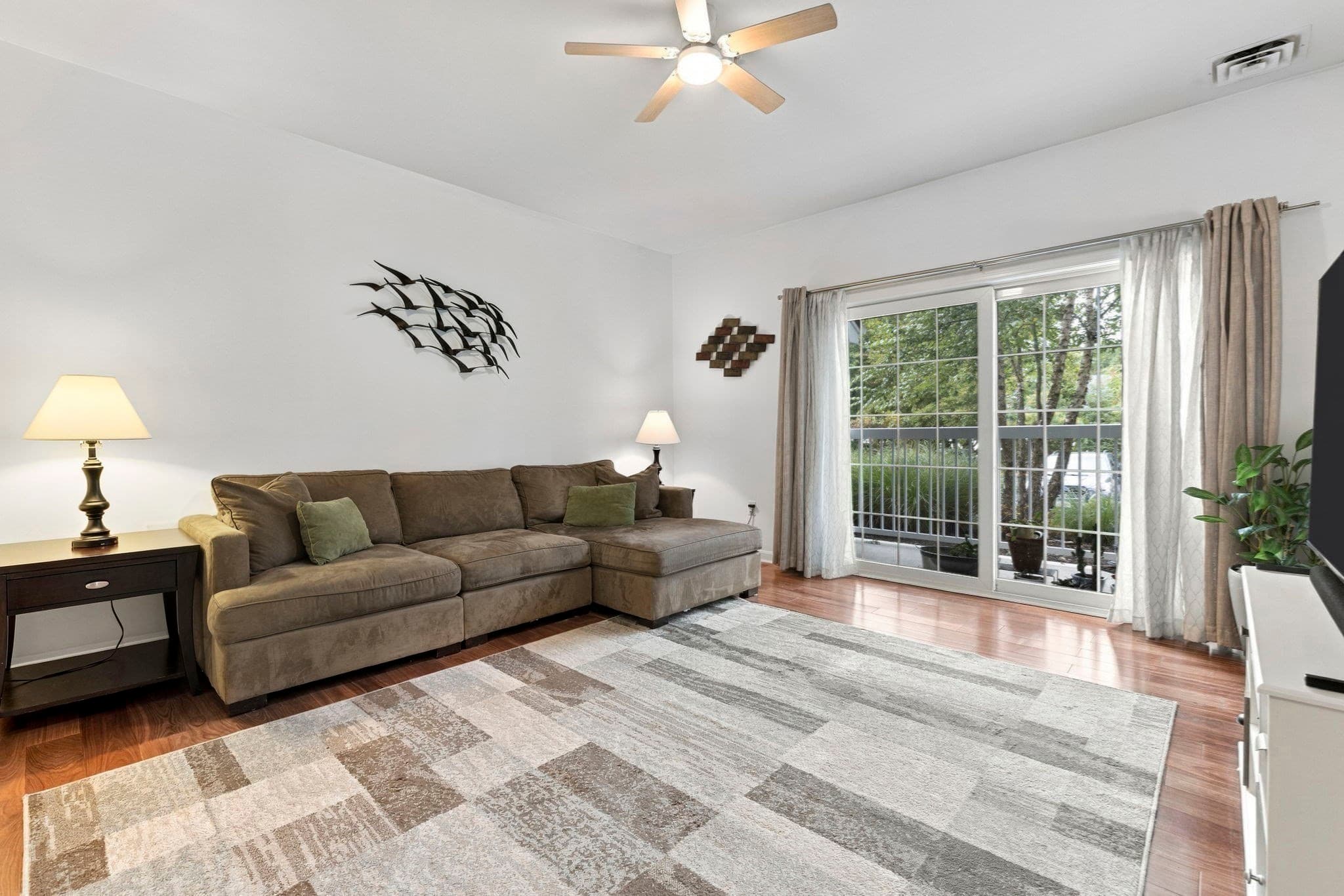 Condominium at 36 Augustus Ct # 1002, Reading MA 01867, Reading, photo 6 of 38