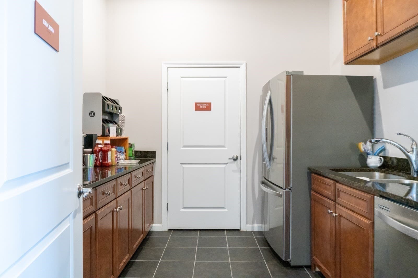 Condominium at 36 Augustus Ct # 1002, Reading MA 01867, Reading, photo 30 of 38