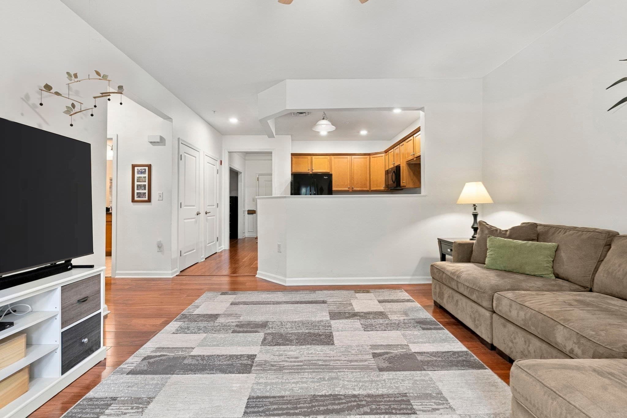 Condominium at 36 Augustus Ct # 1002, Reading MA 01867, Reading, photo 10 of 38