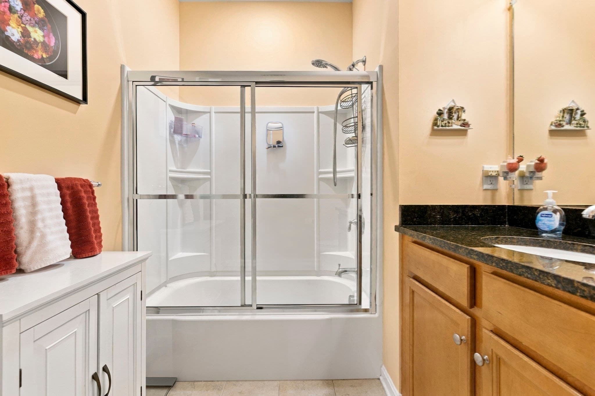 Condominium at 36 Augustus Ct # 1002, Reading MA 01867, Reading, photo 18 of 38
