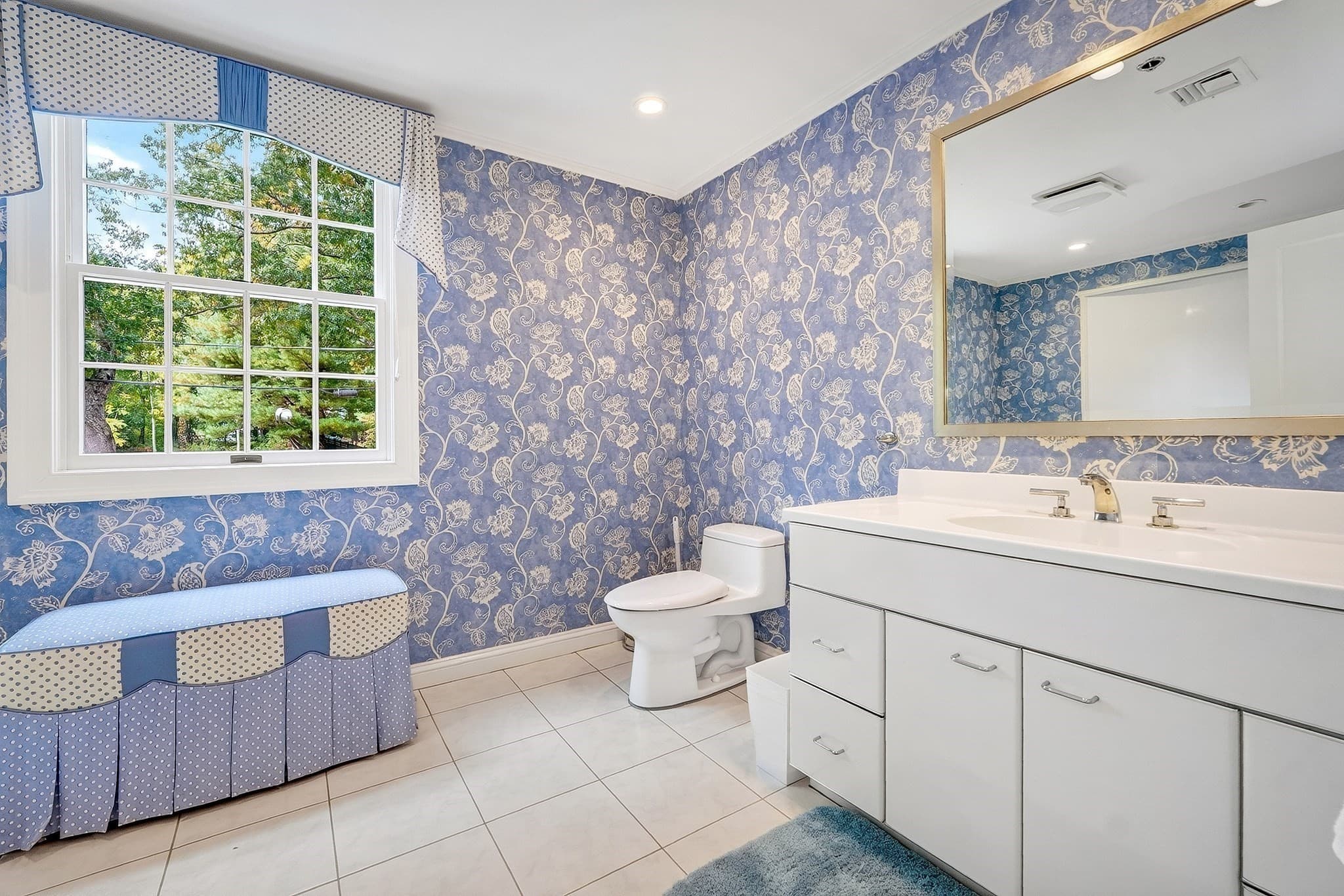Condominium at 96 Sweetwater Ave # 9, Bedford MA 01730, Bedford, photo 13 of 28