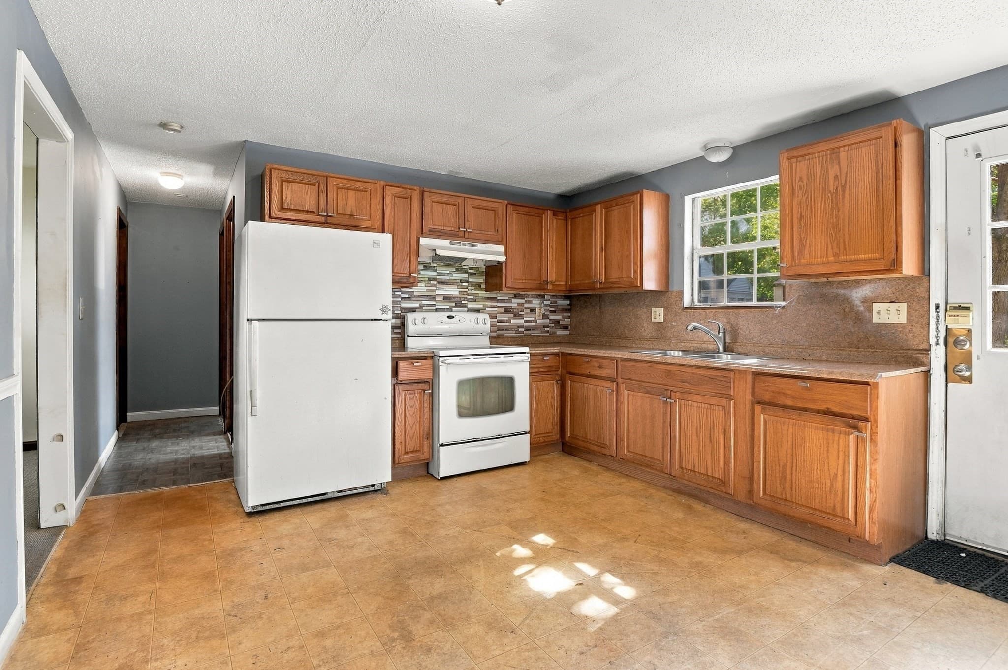 Duplex at 152-154 Dorset Street, Springfield MA 01108, Springfield, photo 7 of 28
