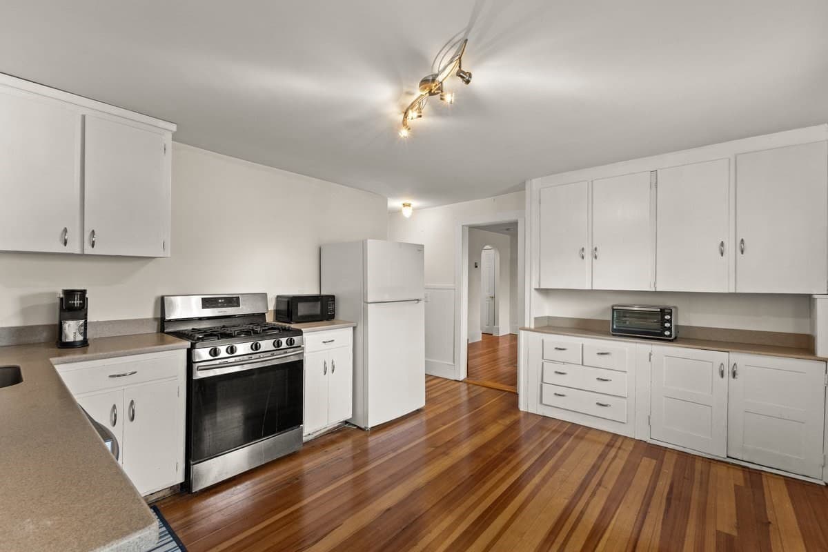 3 Family at 387 Washington St, Quincy MA 02169, Quincy, photo 10 of 32