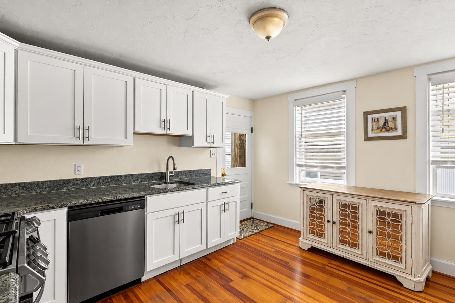 3 Family at 387 Washington St, Quincy MA 02169, Quincy, photo 21 of 32
