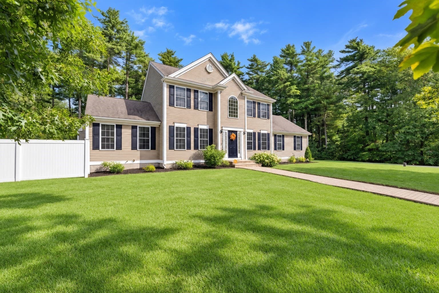 3 Autumn Dr, Wareham MA 02576