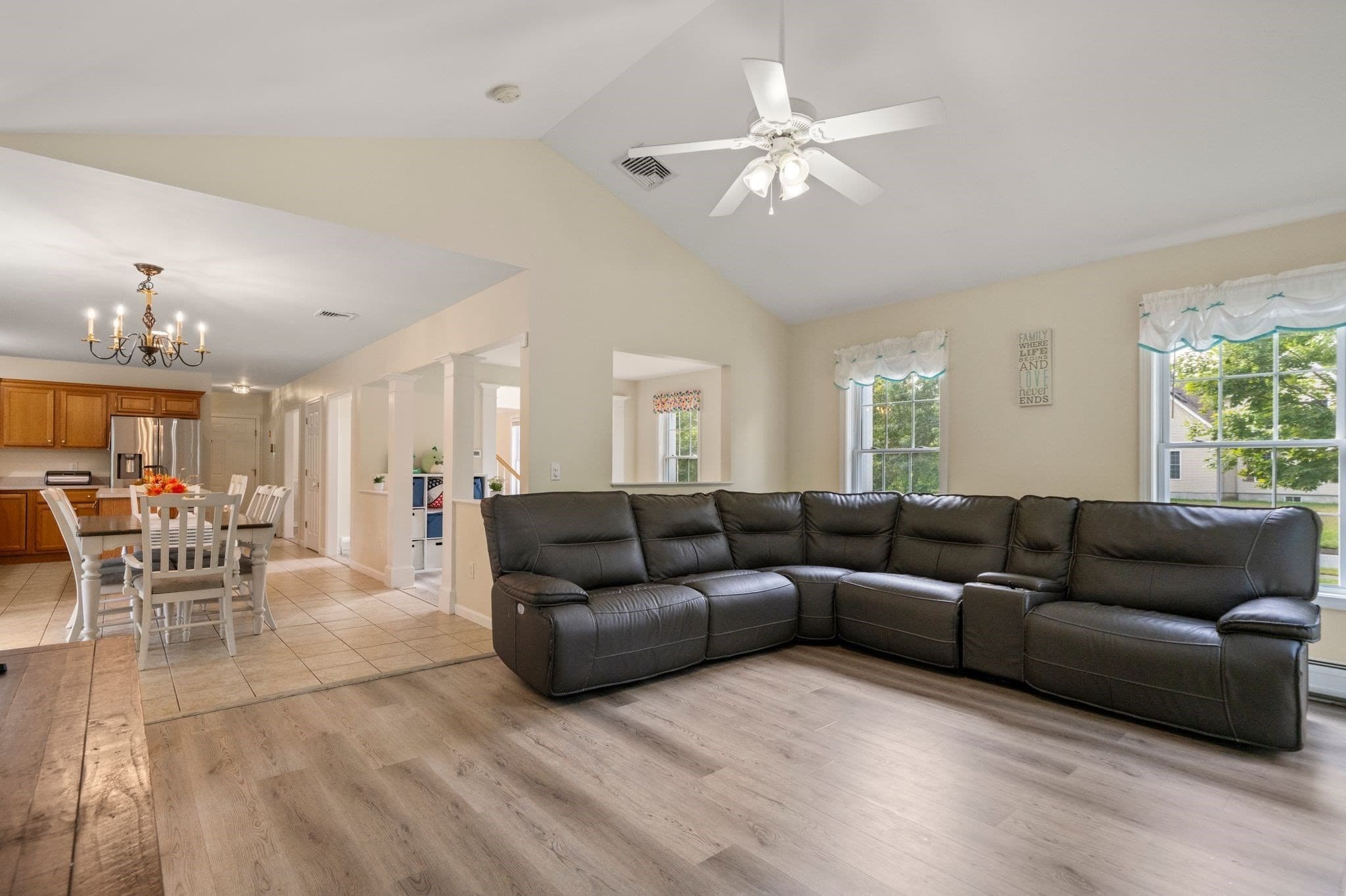 Single Family Residence at 3 Autumn Dr, Wareham MA 02576, Wareham, photo 4 of 30