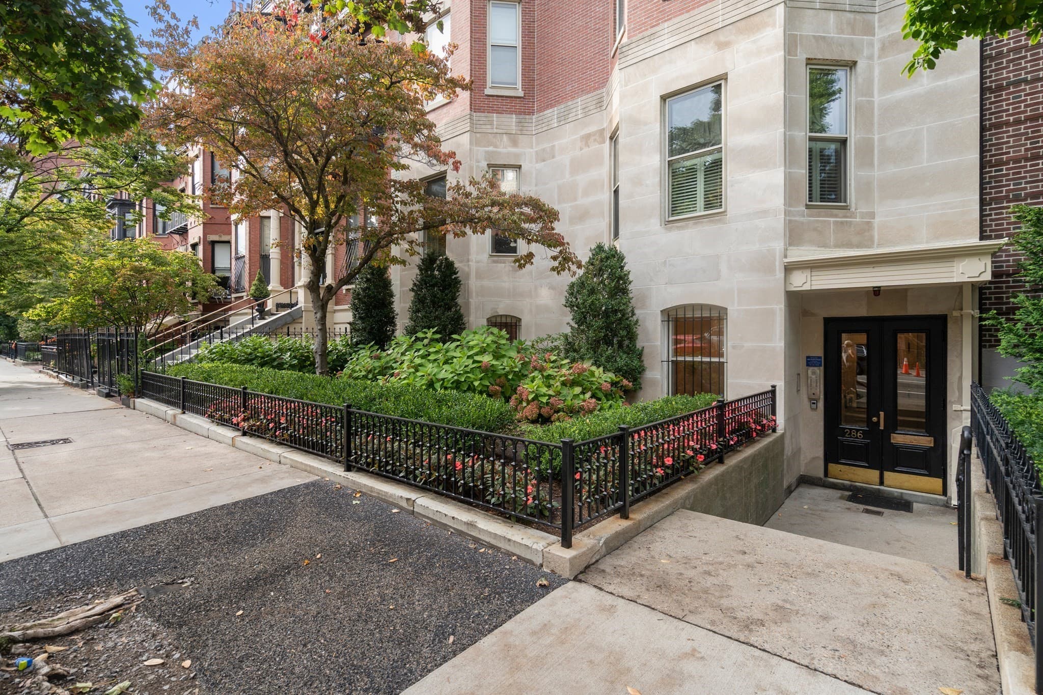 Condominium at 286 Beacon Street # 1, Boston MA 02116, Boston, photo 17 of 19