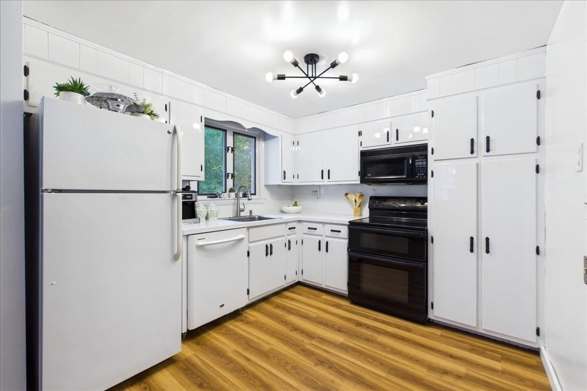 Single Family Residence at 25 Oakview Cir, Medway MA 02053, Medway, photo 12 of 34