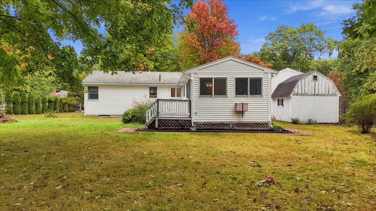 Single Family Residence at 25 Oakview Cir, Medway MA 02053, Medway, photo 4 of 34
