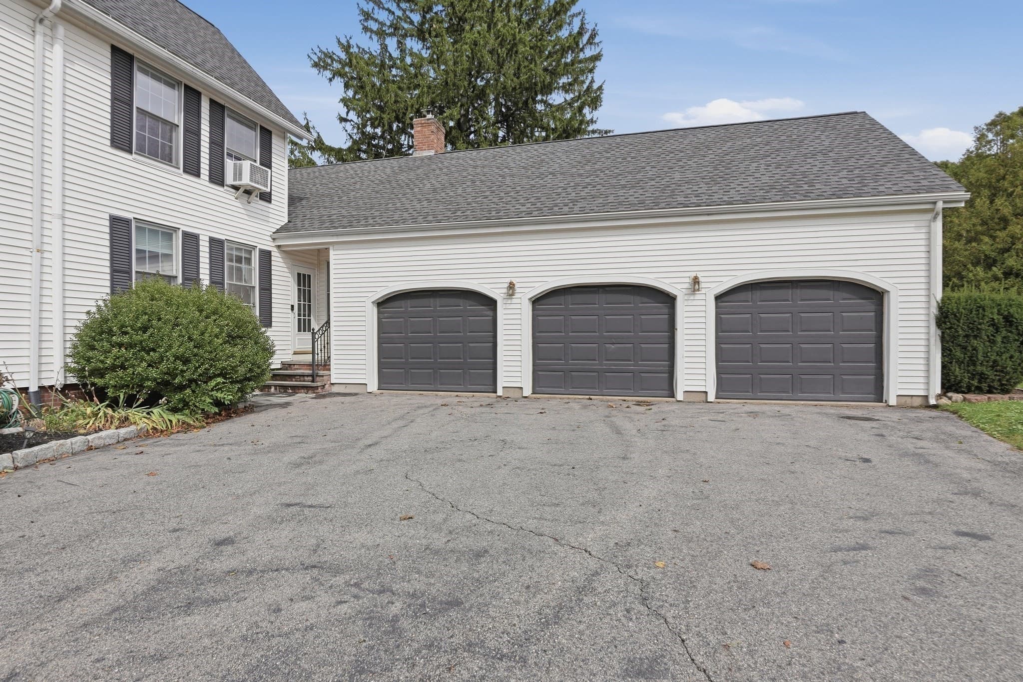 Single Family Residence at 12 Exeter Street, Marlborough MA 01752, Marlborough, photo 3 of 40