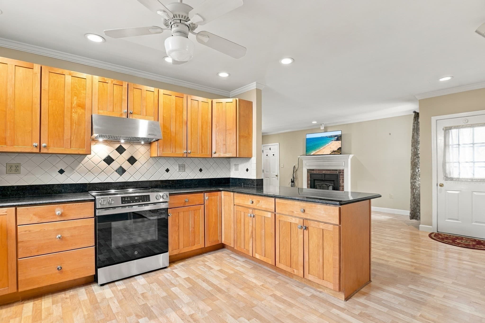 Single Family Residence at 12 Exeter Street, Marlborough MA 01752, Marlborough, photo 15 of 40