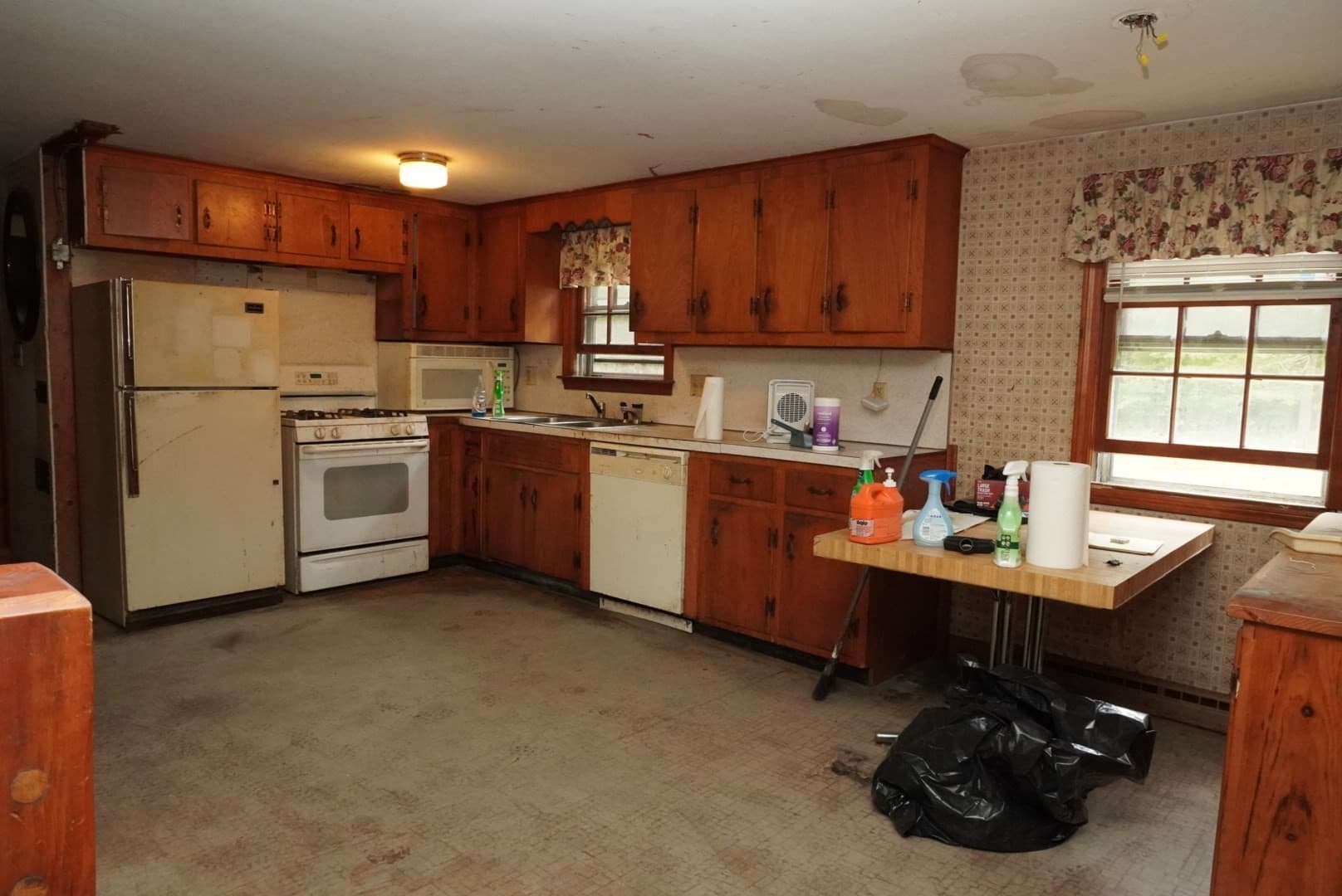 Single Family Residence at 280 Oak St, Halifax MA 02338, Halifax, photo 2 of 18