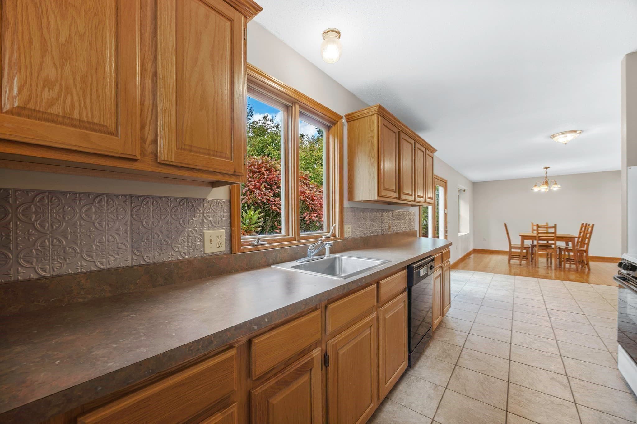 Single Family Residence at 35 Lemnos Ln, Springfield MA 01119, Springfield, photo 10 of 29