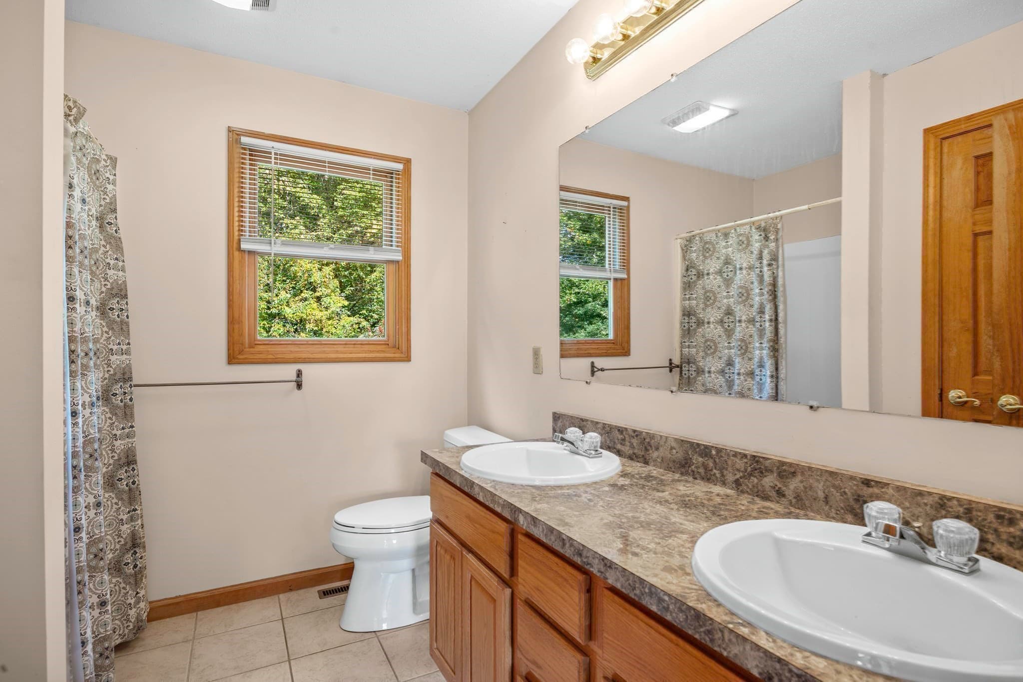 Single Family Residence at 35 Lemnos Ln, Springfield MA 01119, Springfield, photo 15 of 29