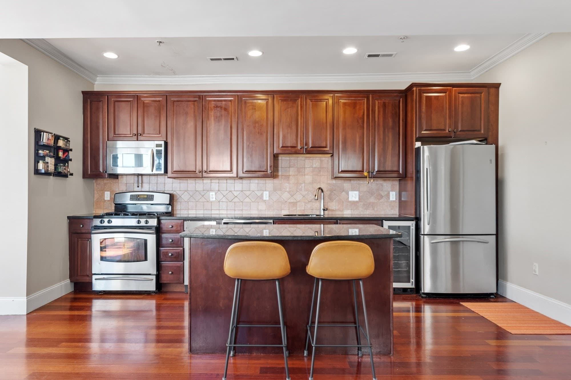Condominium at 98 G St # 4, Boston MA 02127, Boston, photo 4 of 41