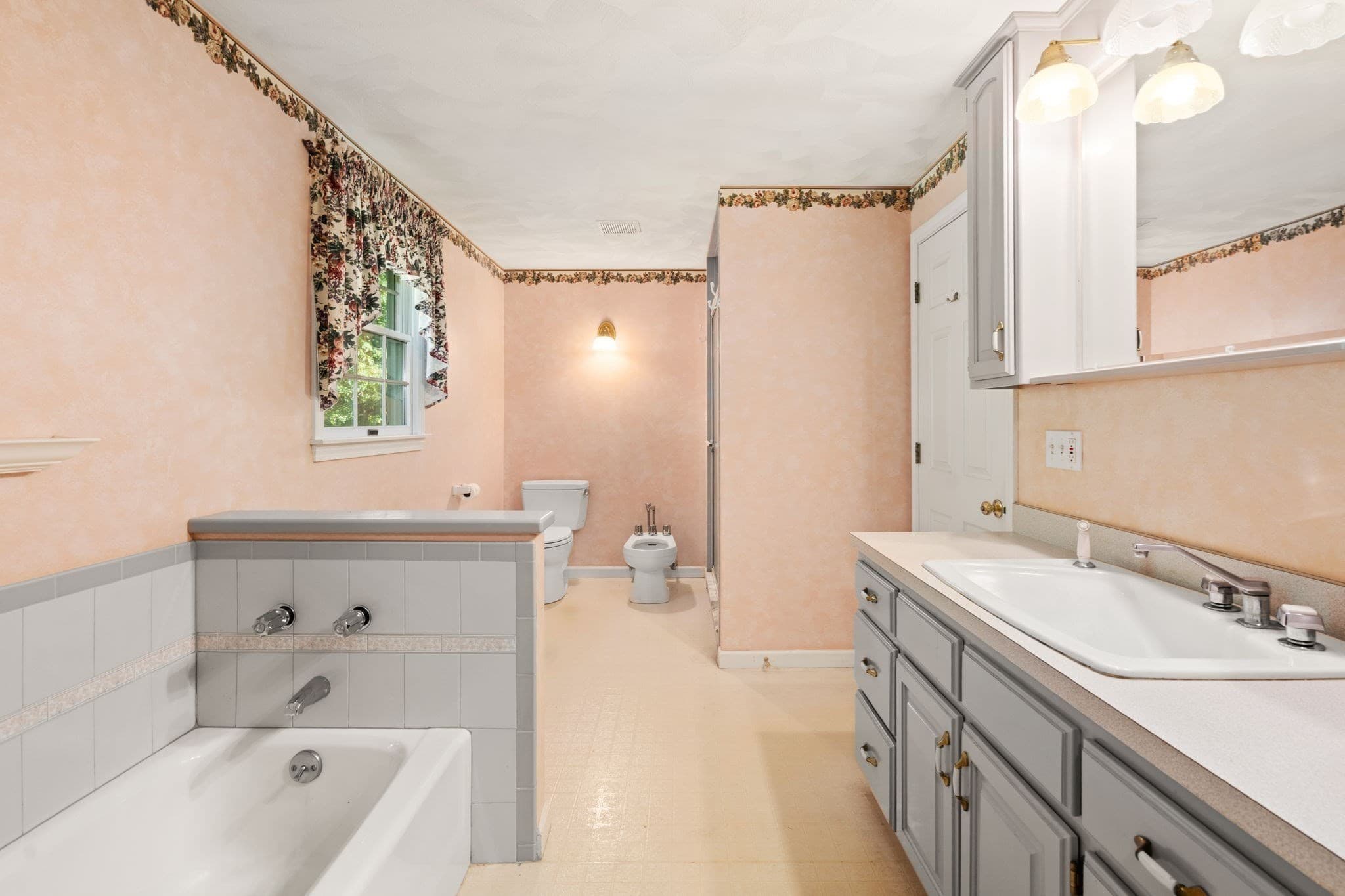 Single Family Residence at 70 Prospect St, Franklin MA 02038, Franklin, photo 23 of 33