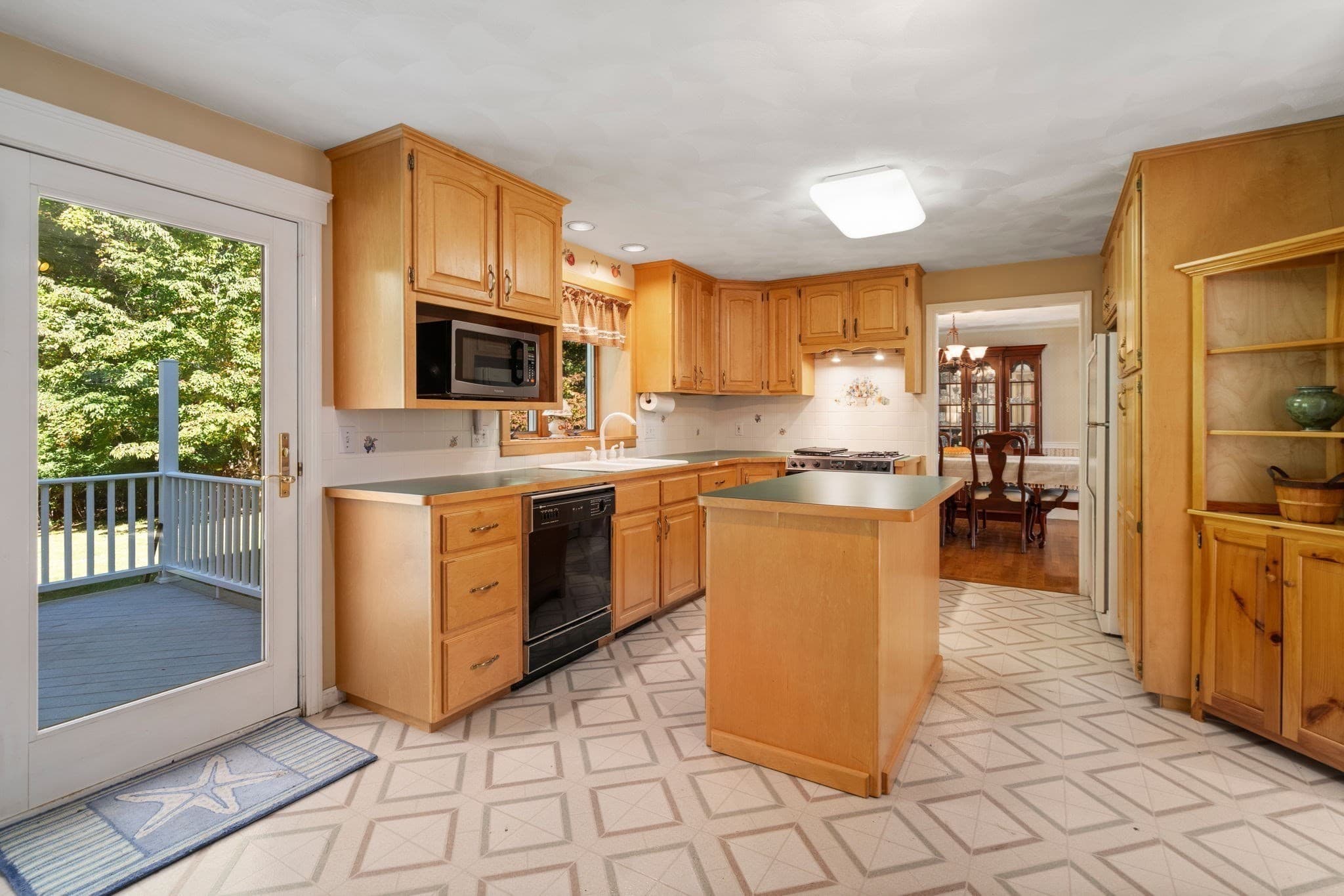 Single Family Residence at 70 Prospect St, Franklin MA 02038, Franklin, photo 2 of 33