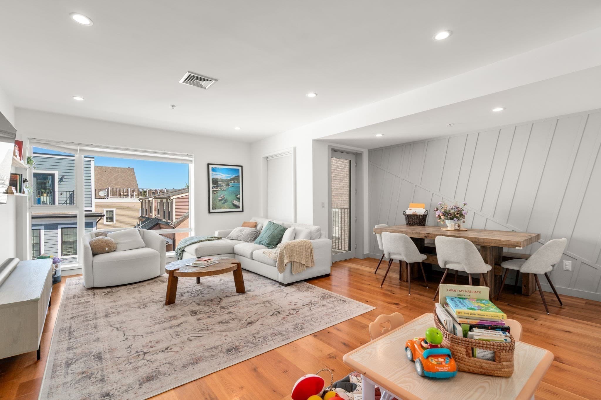 Condominium at 362-364 W Broadway # 5, Boston MA 02127, Boston, photo 2 of 25