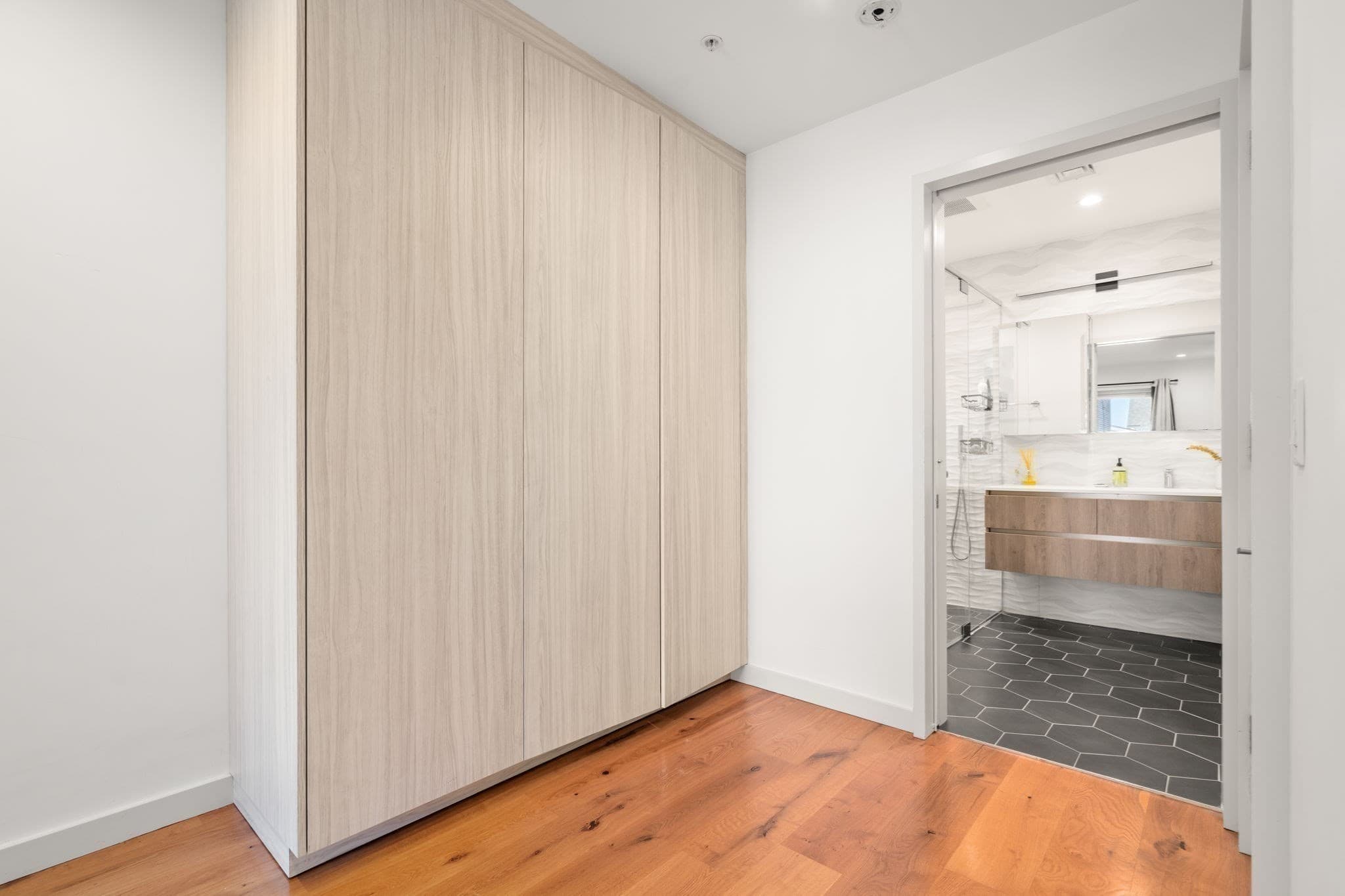 Condominium at 362-364 W Broadway # 5, Boston MA 02127, Boston, photo 16 of 25