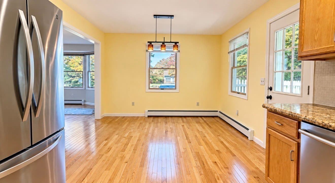 Single Family Residence at 2 Grandview Ln, Easthampton MA 01027, Easthampton, photo 8 of 40